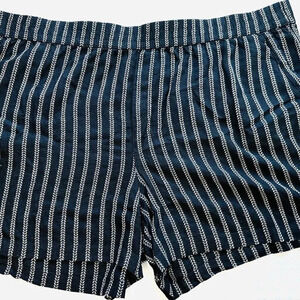 NWT SONOMA Women High Rise Pockets Ultra Waistband Striped Shorts Plus Size 4X